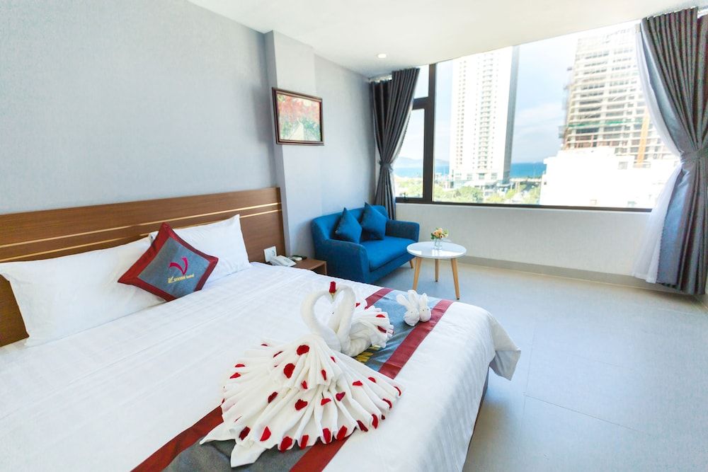 undefined Vivian Hotel 7