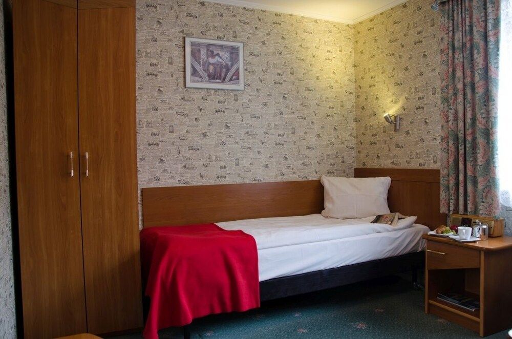 undefined West Hotel 5