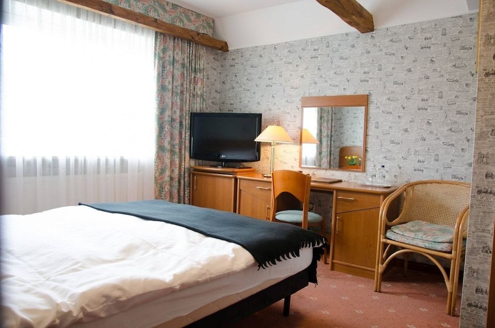 West Hotel Basic Double Room, 1 Queen Bed 2