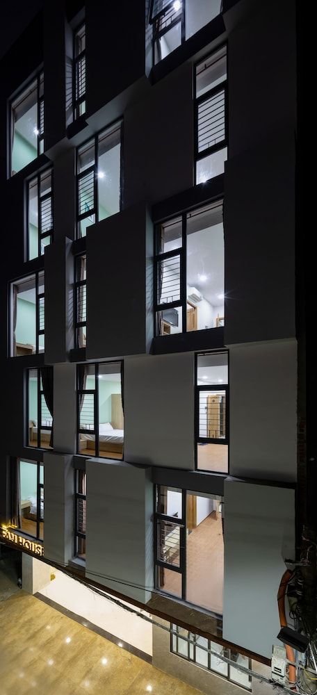 undefined Fan House - Hostel