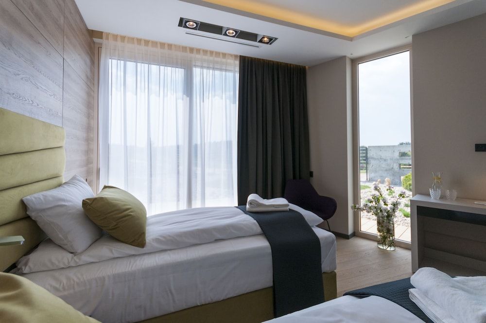 Executive Room, 2 Twin Beds, Garden View (3)
