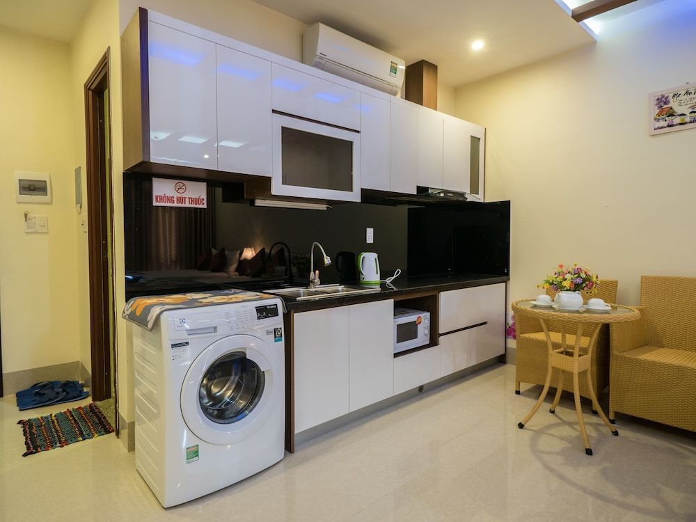 undefined Johnny Hotel 10