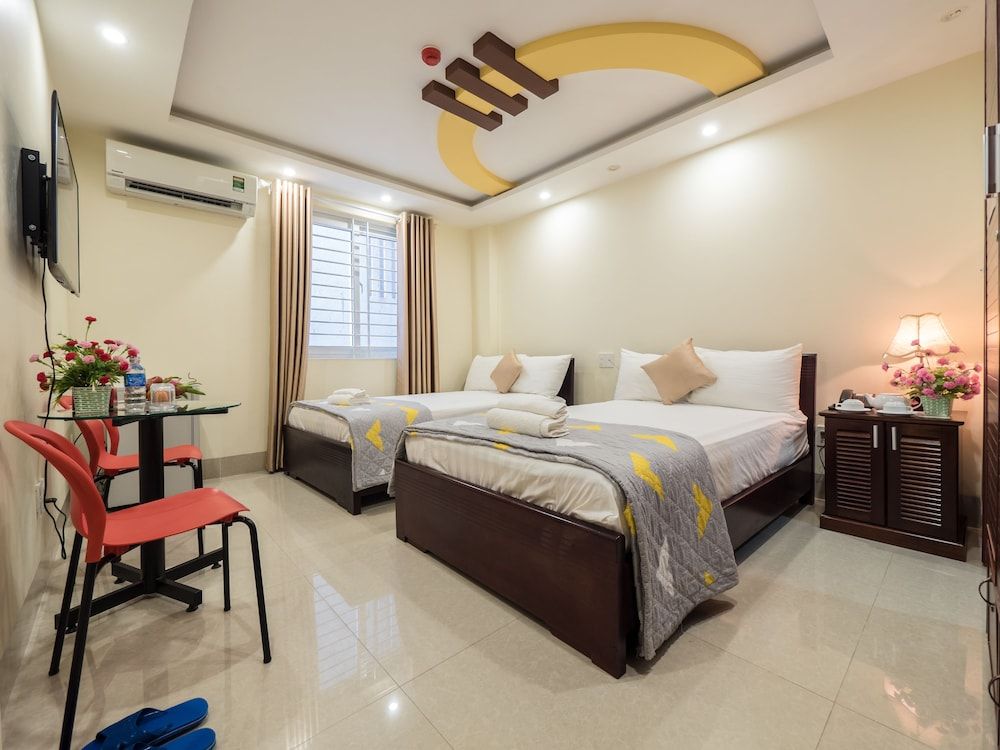 Johnny Hotel Deluxe Twin Room, City View 2