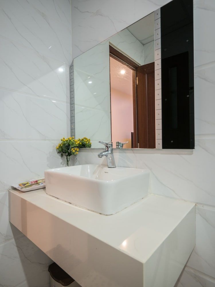 Johnny Hotel Family Apartment, City View 6