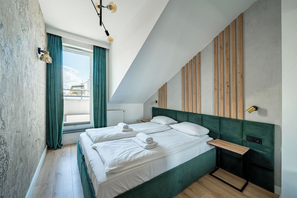 Apartment (80B)
