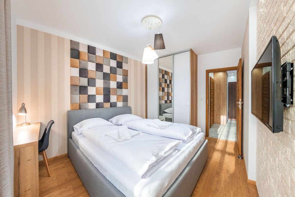 Apartment (95)