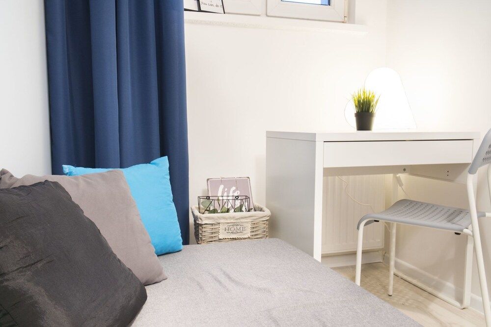 undefined Variete Station 8