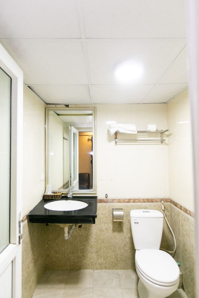 Hoa Lan Hostel Classic Double Room, 1 Queen Bed 6