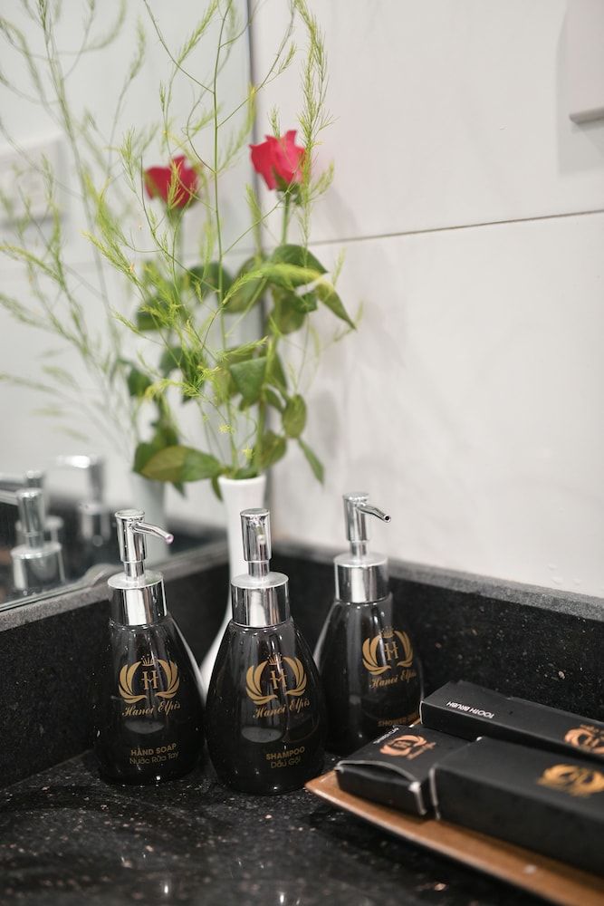 Hanoi Elpis Central Hotel Deluxe Triple Room 9