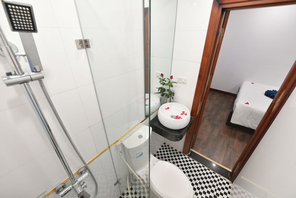 Hanoi Elpis Central Hotel Superior Double Room 6