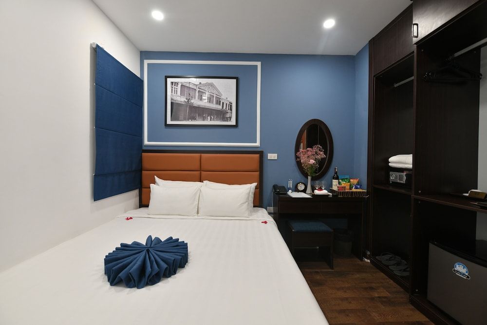 Hanoi Elpis Central Hotel Superior Double Room 9