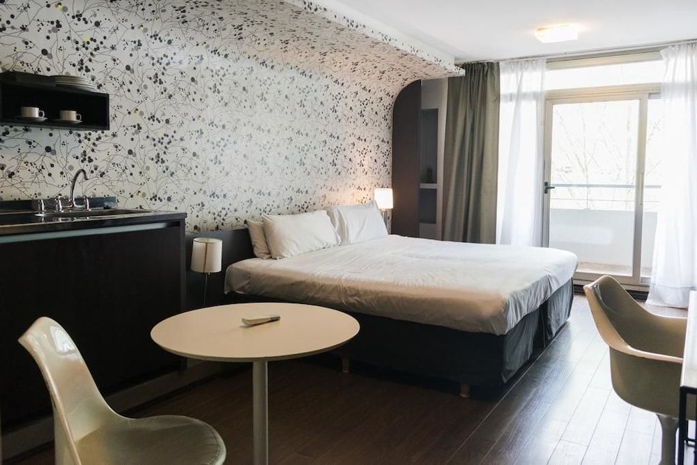 Junior Apartment, 1 King Bed