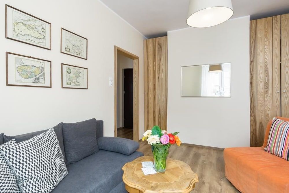 undefined Elite Apartments Sunflower Center 7