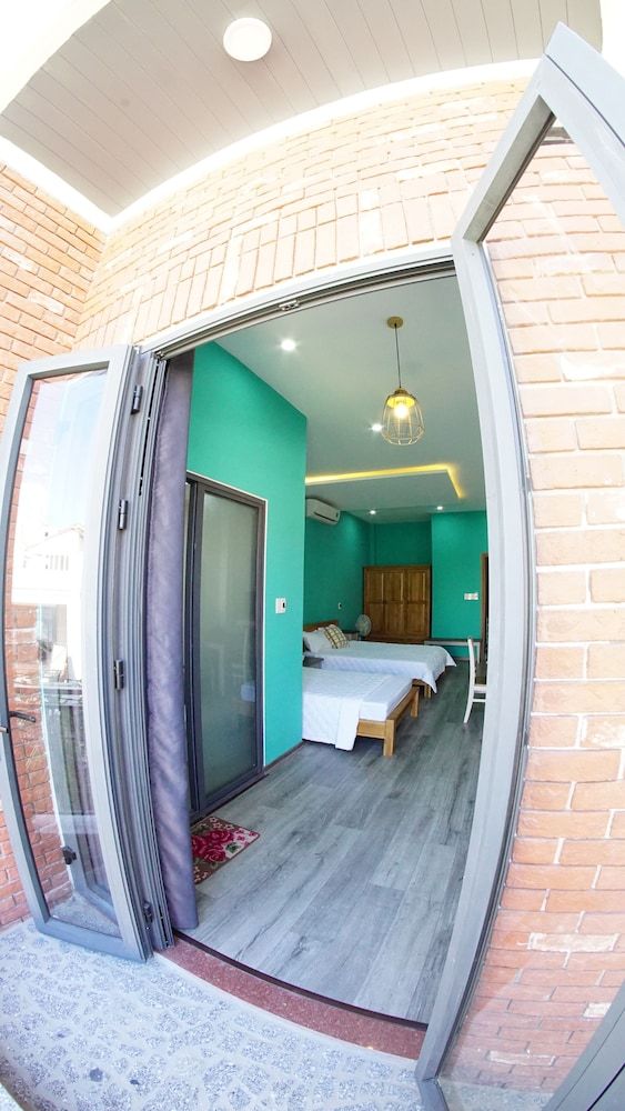 Bobo House Green Studio 2