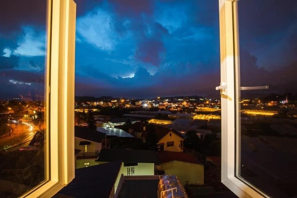 undefined Huong Anh Luxury Hotel Dalat 8