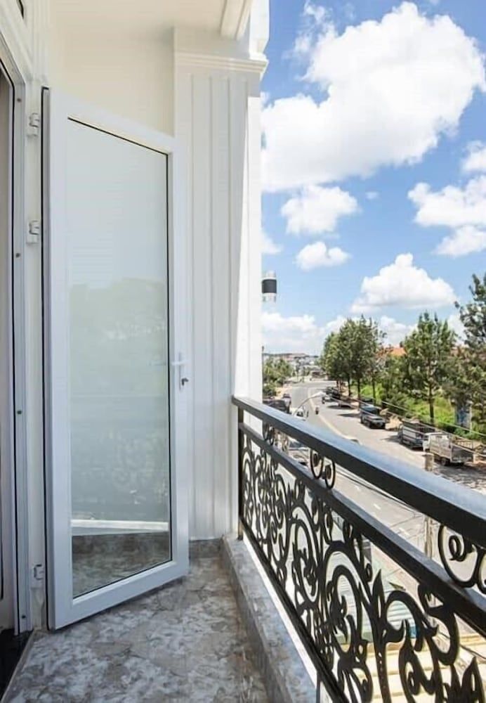 undefined Huong Anh Luxury Hotel Dalat 6