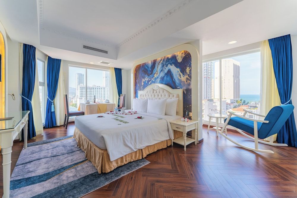 Prince Suite