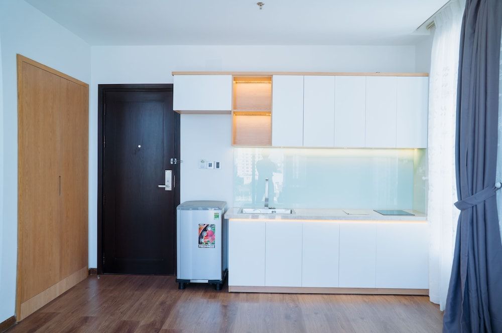 Sunshine Hotel VIP Room 4