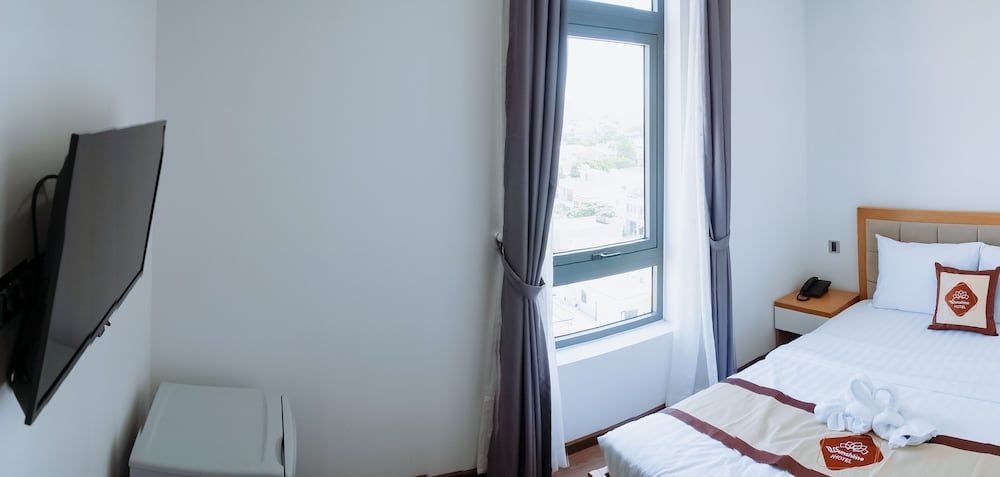 undefined Sunshine Hotel 9