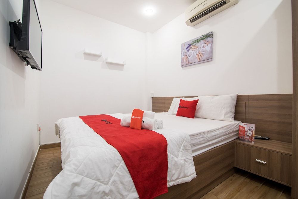 undefined Reddoorz Plus Near Tan Dinh Market 5