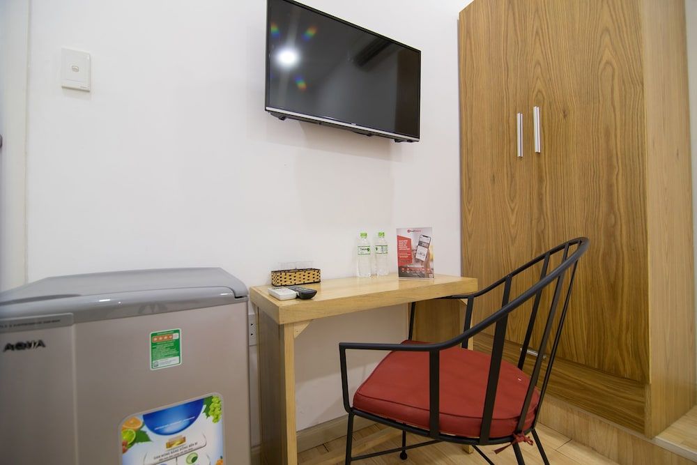 Reddooz Near Nguyen Hue Walking Street 2 - Hostel Double Room 14