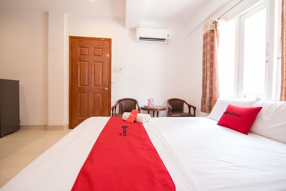 undefined Reddoorz Plus Near Thao Dien 7