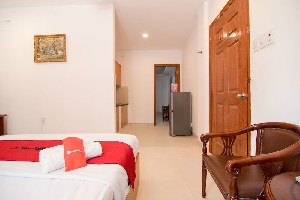 undefined Reddoorz Plus Near Thao Dien 4