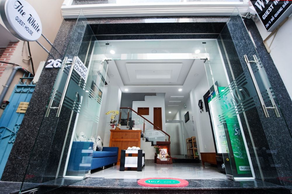 undefined The White House 2