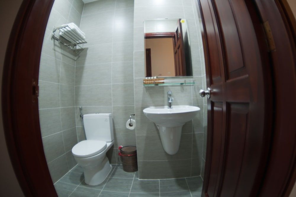 The White House Standard Double Room 8