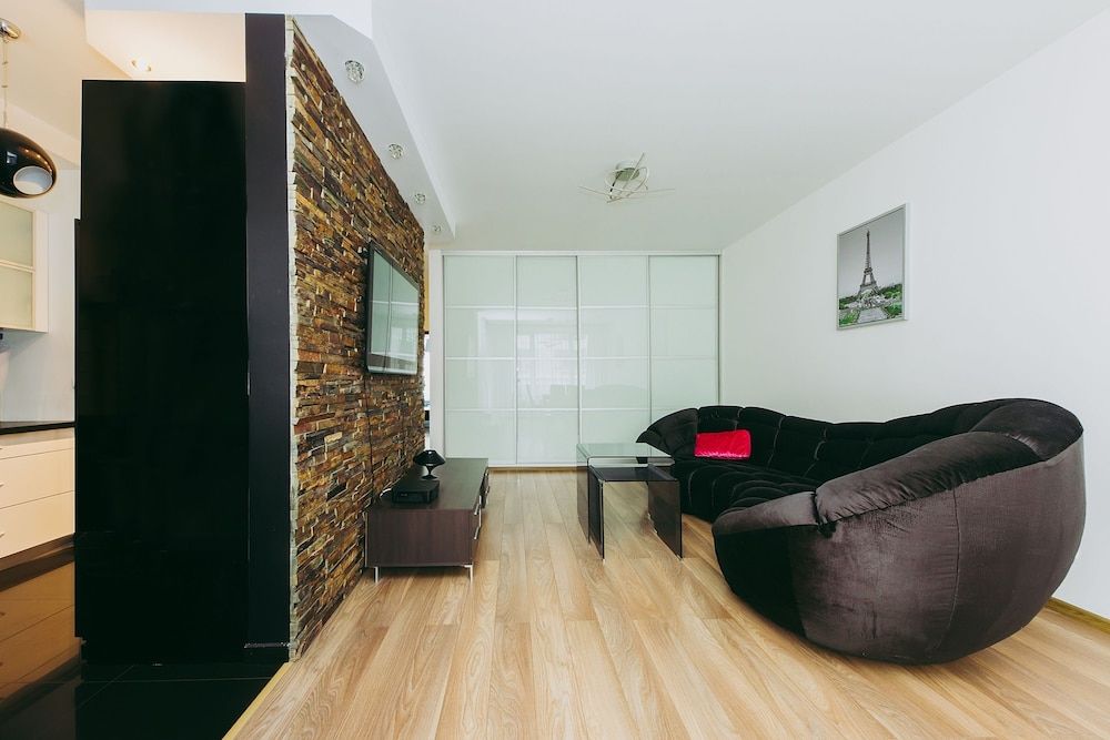 ShortStayPoland Leszczyńska - B14 Comfort Apartment, Courtyard View 12