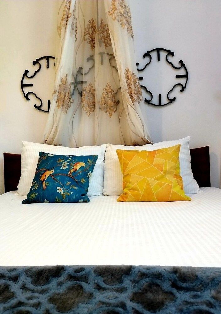 The An Nam Deluxe Studio 9