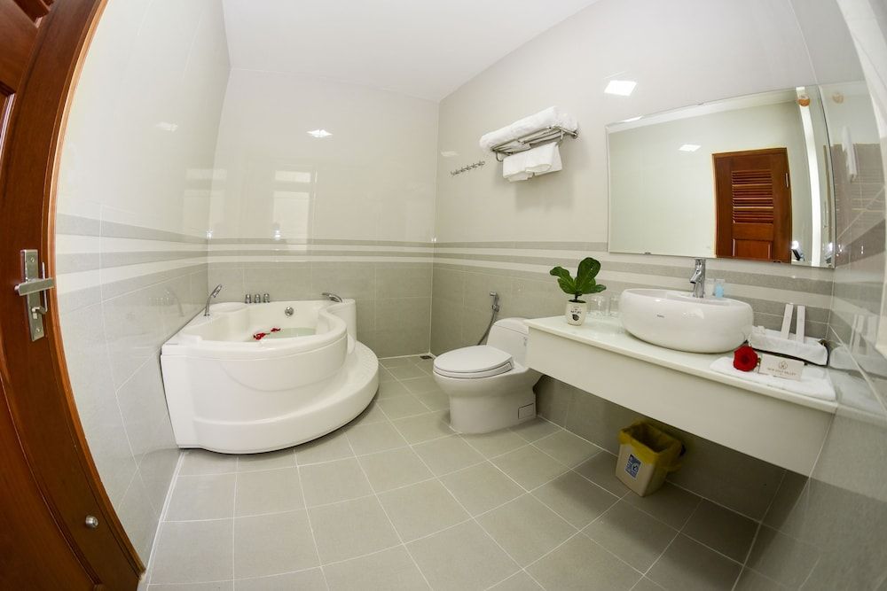 New Golf Valley Hotel Quadruple Room, Balcony (102) 9