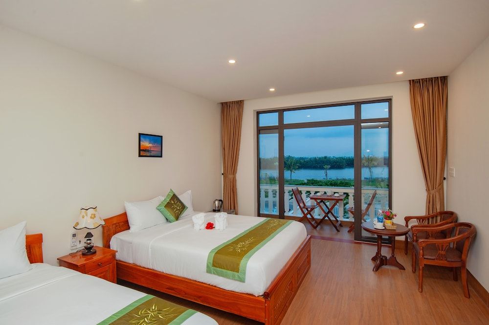 undefined Riverside Sunset Homestay Hoi An 3