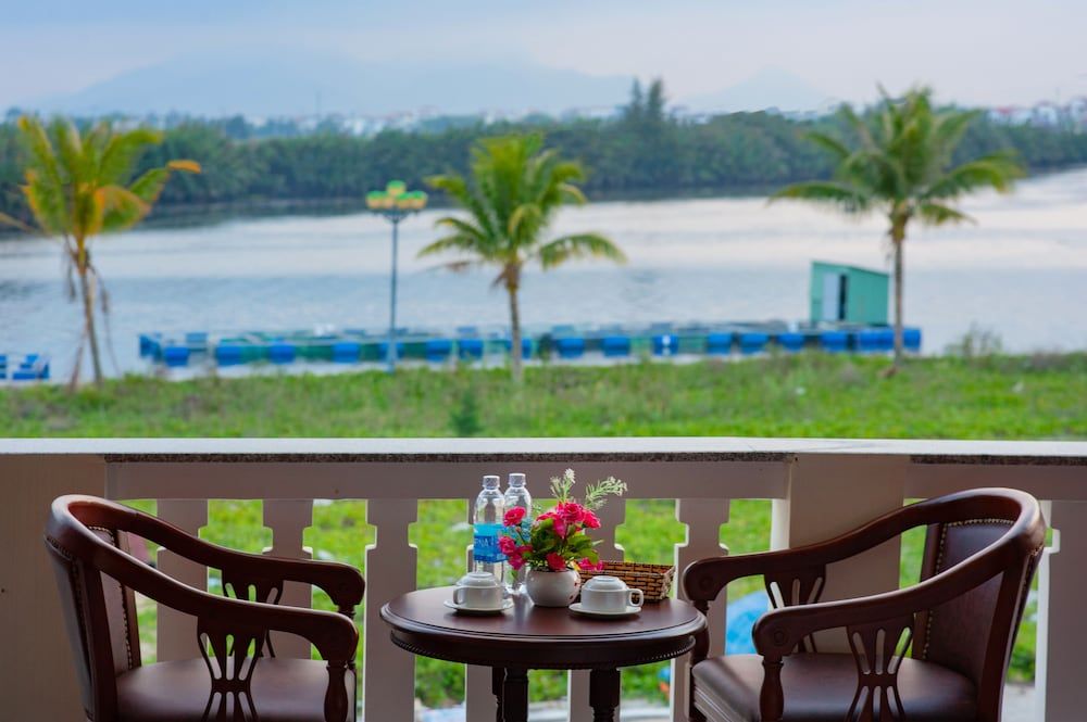 undefined Riverside Sunset Homestay Hoi An 2