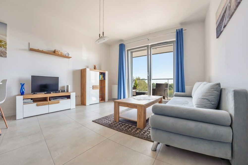 Apartment (9E/40)