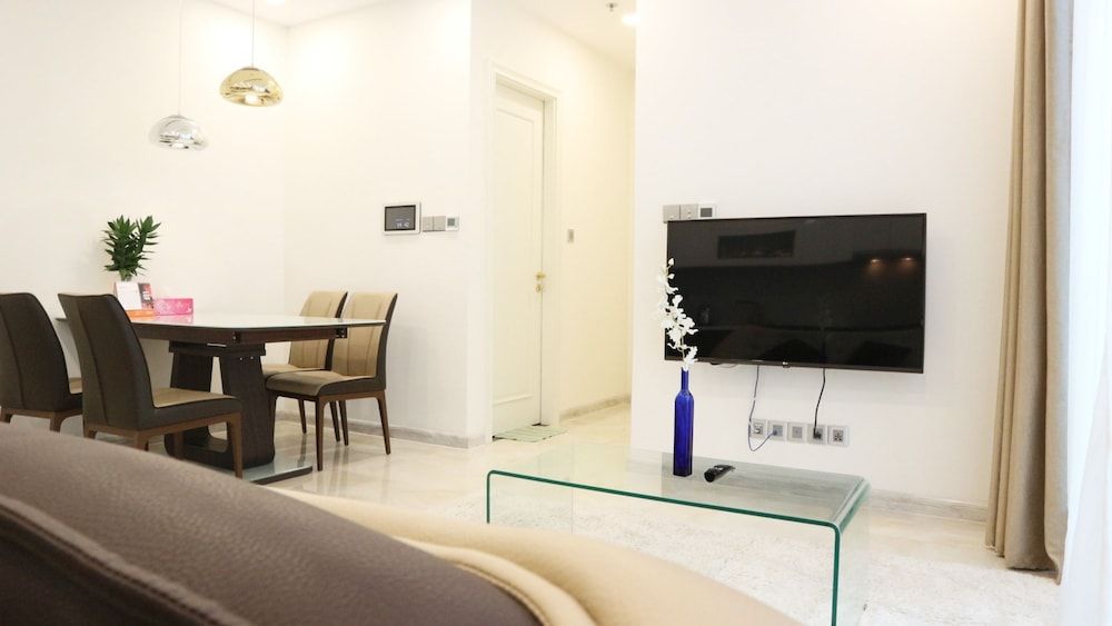 Vinhomes Golden River Ruby Apartment, 2 Bedrooms, Balcony, Courtyard View 17