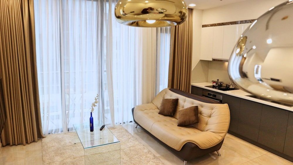 Vinhomes Golden River Ruby Apartment, 2 Bedrooms, Balcony, Courtyard View 23