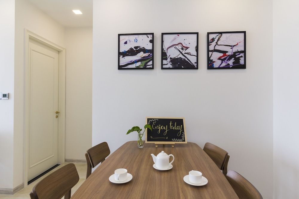 undefined Christina's Saigon - Vinhomes Golden River 10