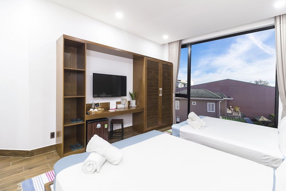 Christina's Da Lat - The Green House Deluxe Quadruple Room, City View 4