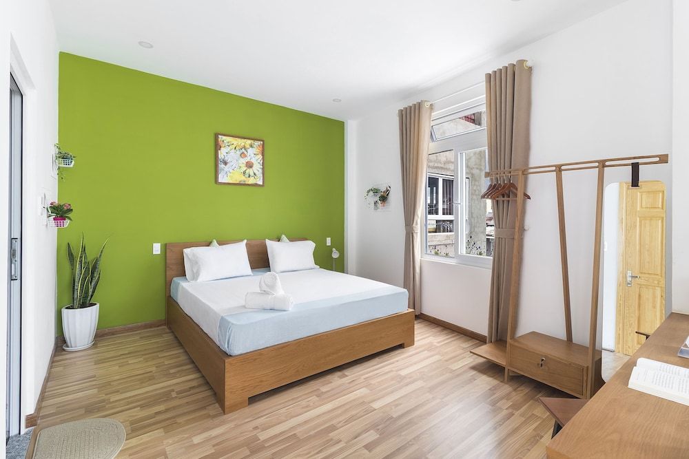 Christina's Da Lat - The Green House 2 Premium Room, 1 King Bed with Sofa bed, Non Smoking, City View 7