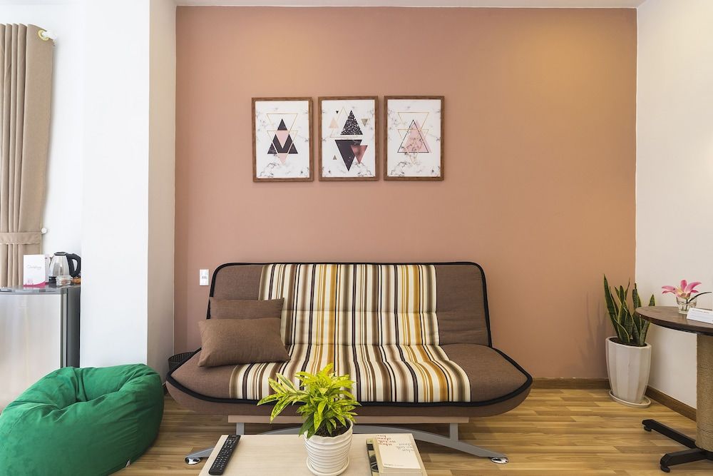 Christina's Da Lat - The Green House 2 Premium Room, 1 King Bed with Sofa bed, Non Smoking, City View 8