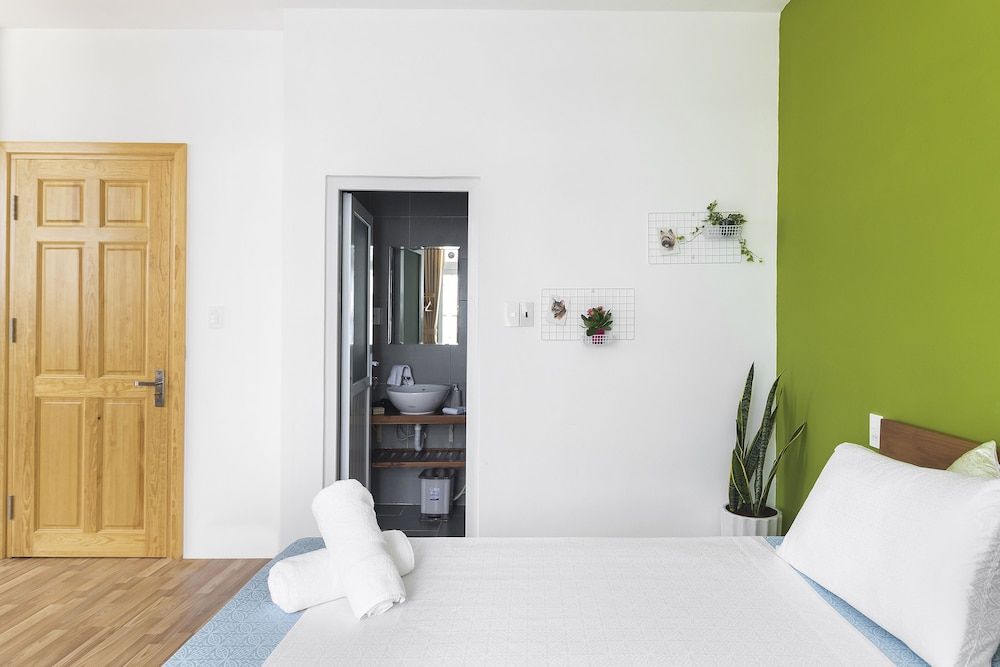 Christina's Da Lat - The Green House 2 Premium Room, 1 King Bed with Sofa bed, Non Smoking, City View 6