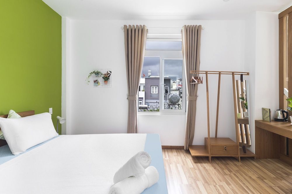 Christina's Da Lat - The Green House 2 Premium Room, 1 King Bed with Sofa bed, Non Smoking, City View 2