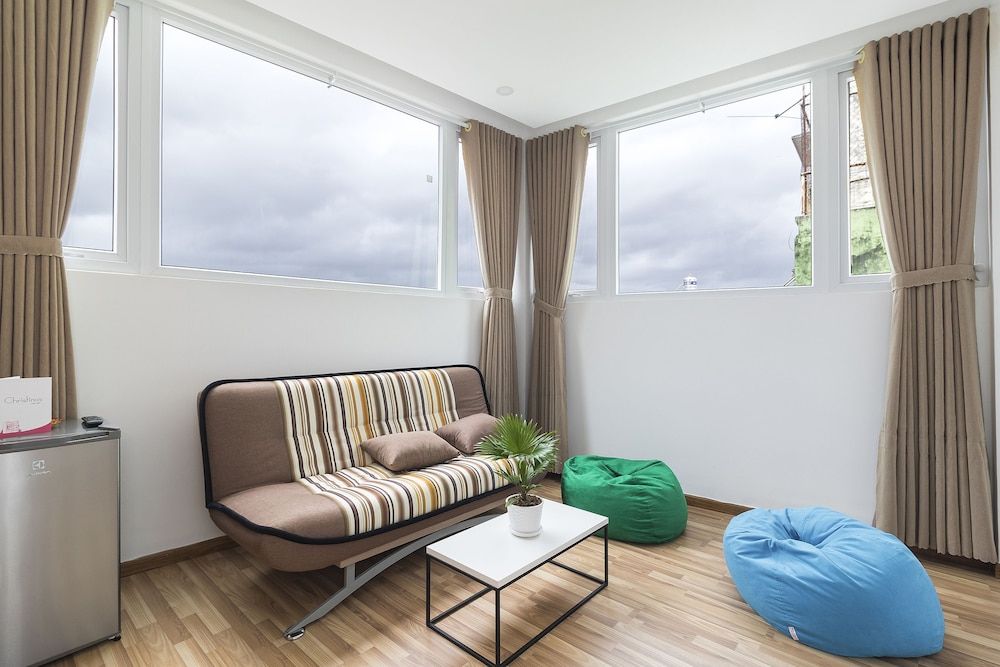 Christina's Da Lat - The Green House 2 Premium Room, 1 King Bed with Sofa bed, Non Smoking, City View 9