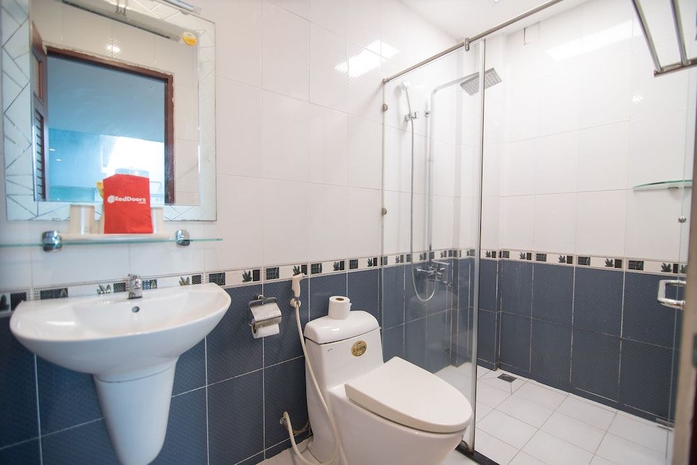 undefined RedDoorz Plus near Saigon Centre 6