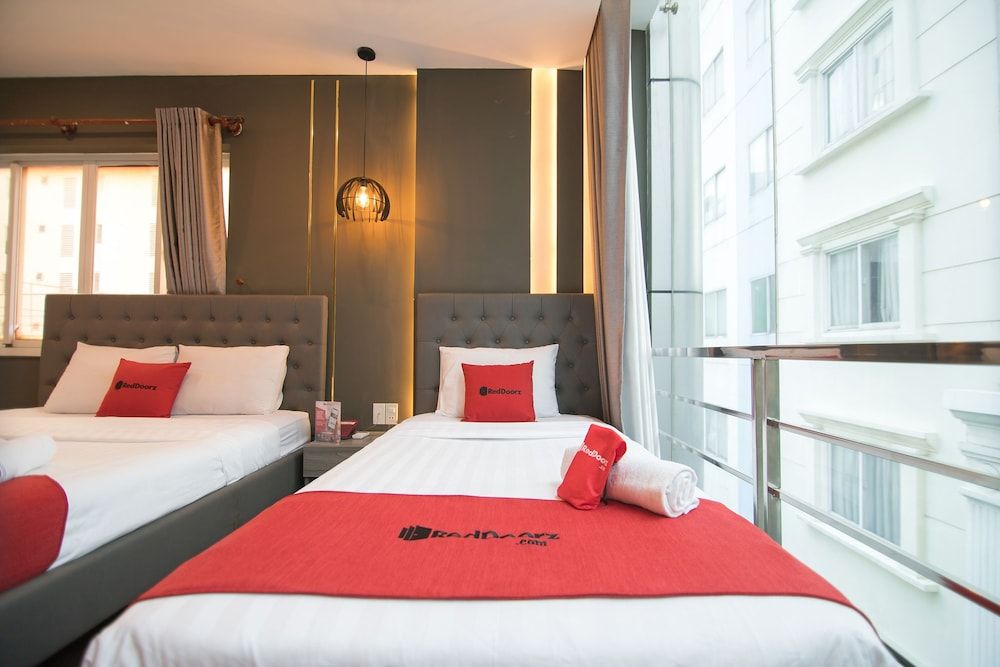 undefined RedDoorz Plus near Saigon Centre