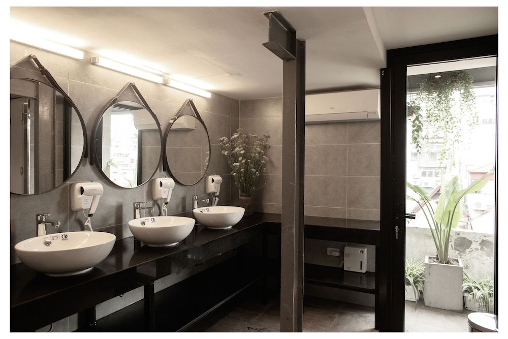 Khan Hoang Capsule Hotel - Adults Only Male Single Capsule 5