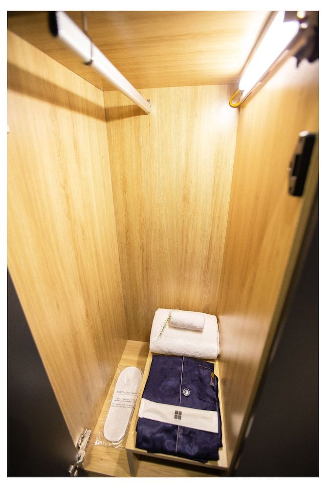 Khan Hoang Capsule Hotel - Adults Only Male Single Capsule 3