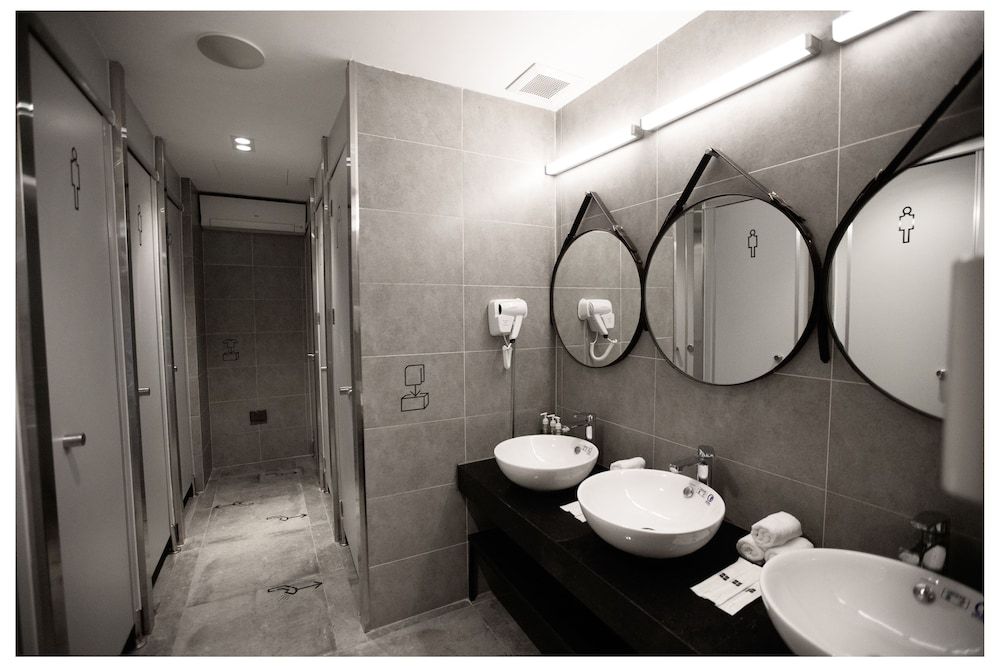 undefined Khan Hoang Capsule Hotel - Adults Only 6