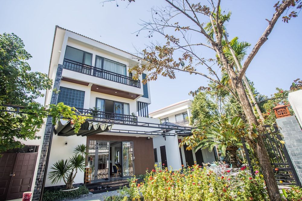 undefined Christina's Hoi An - The Blossom Villa